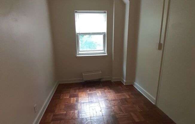 2 beds, 1 bath, 623 sqft, $1,000, Unit C51