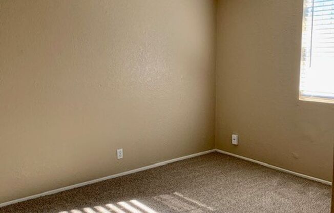 2 beds, 1 bath, 861 sqft, $1,725, Unit 121