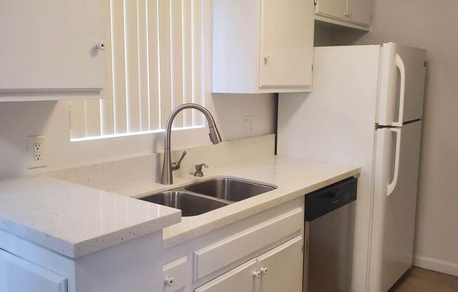 1 bed, 1 bath, 800 sqft, $2,050, Unit 4