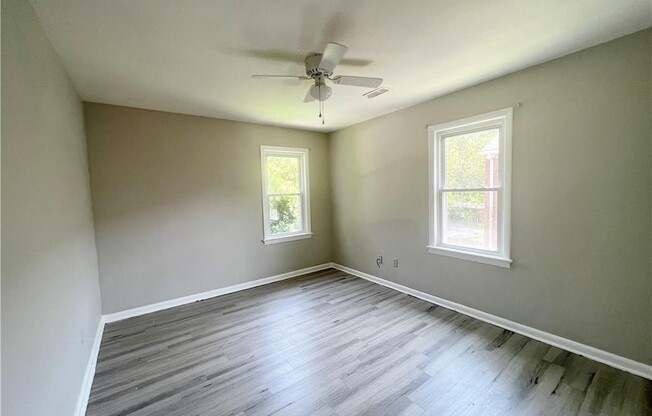 128 CEDAR AVE