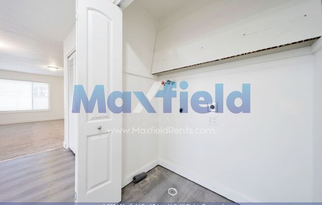 2 beds, 1 bath, $1,300, Unit 1283