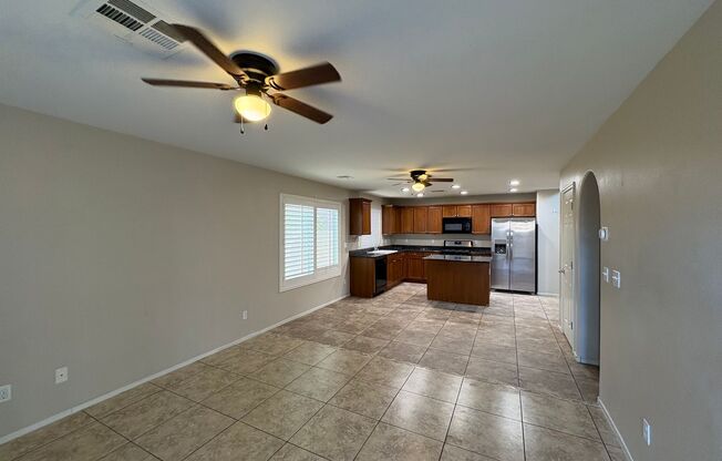 Beautiful 4 Bedroom Home in Mountains Edge!