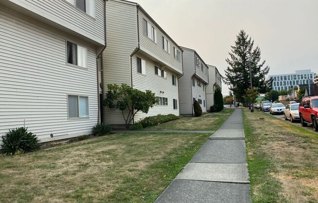 1 bed, 1 bath, 491 sqft, $1,055, Unit Unit 210