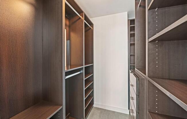 3 beds, 2 baths, 1,154 sqft, $6,000, Unit # 1706