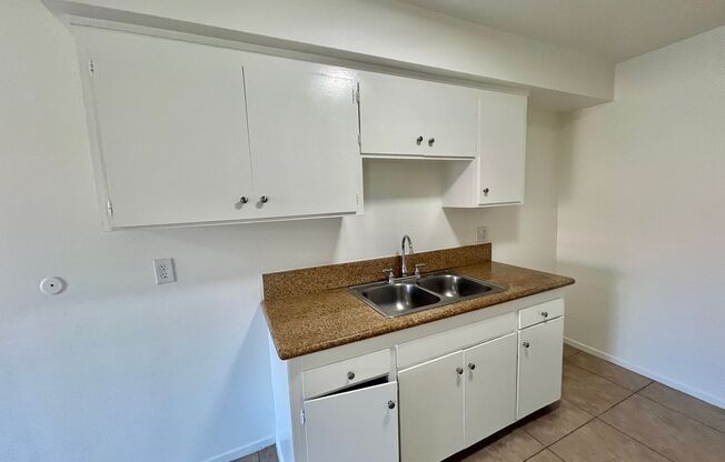 2 beds, 1 bath, 850 sqft, $2,500, Unit 13852 A