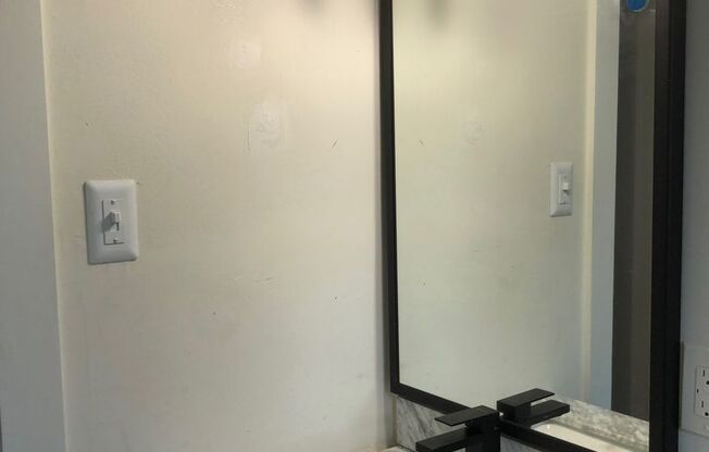 2 beds, 1 bath, 637 sqft, $1,750, Unit 212-C12
