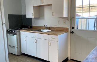 2 beds, 1 bath, $995