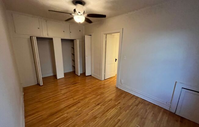 2 beds, 1 bath, 700 sqft, $1,350, Unit 202
