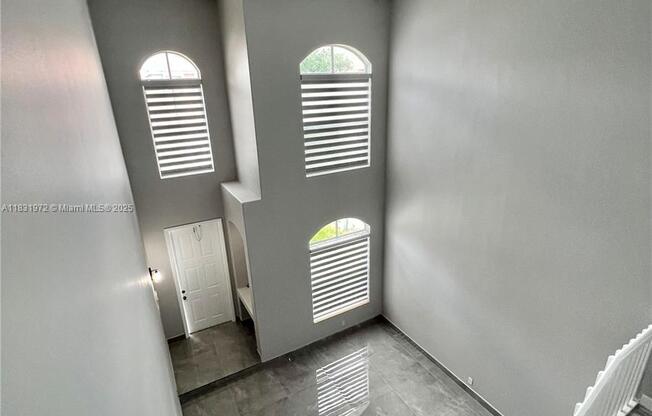 3810 SW 51 ST