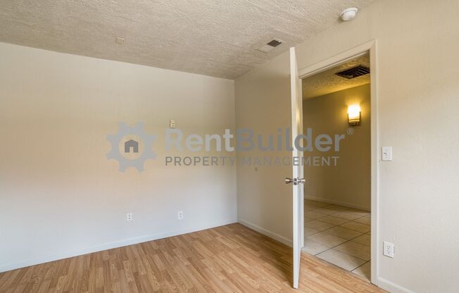 1 bed, 1 bath, 900 sqft, $1,195