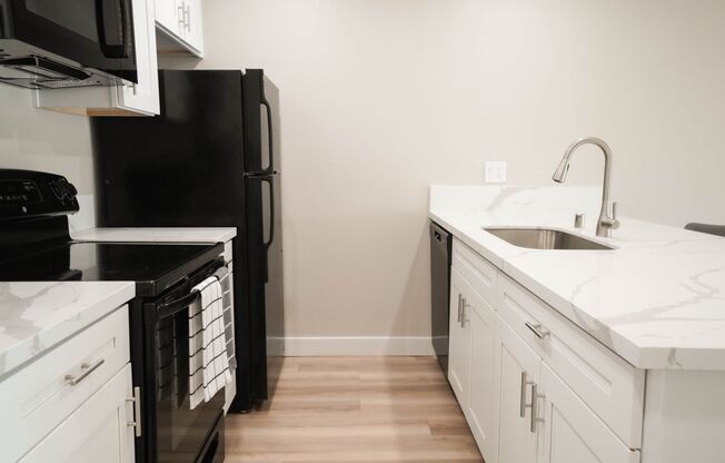 Luxury Living with Scenic Views | Vue at Lake Murray Apartments in San Diego, CA