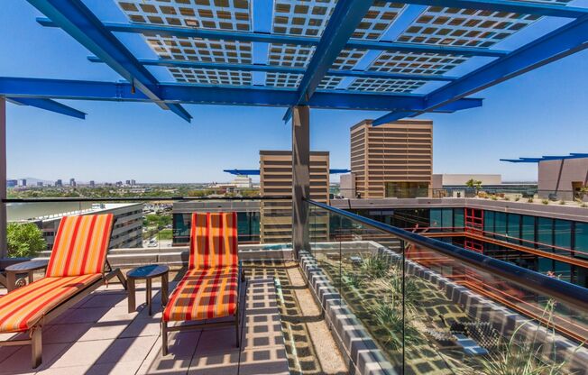 2 beds, 2 baths, $2,100, Unit # 523