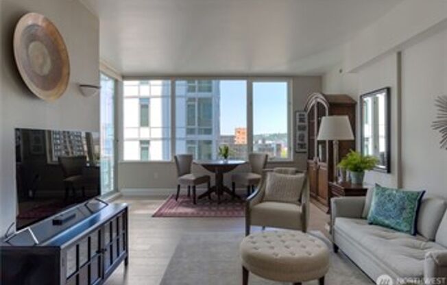 Downtown 1 Bedroom View Condo 24 hour Concierge!