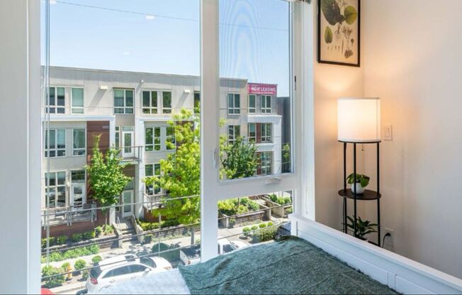 Studio, 1 bath, 304 sqft, $1,395, Unit 405