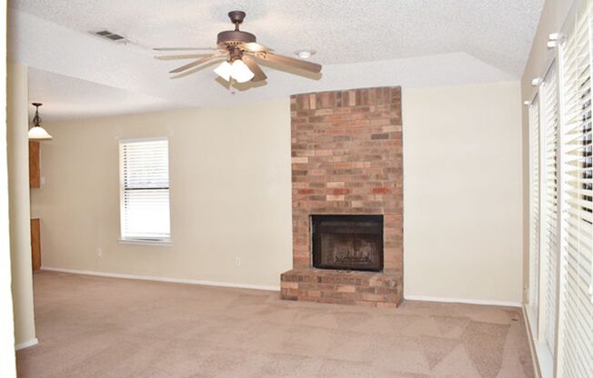 7009-7011 Overton Park