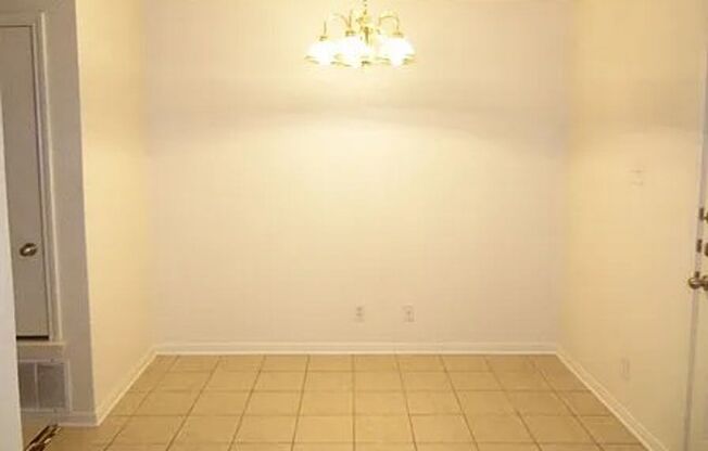 1308 Chips Dr