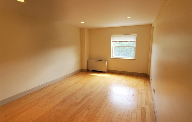 2 beds, 2 baths, 1,099 sqft, $3,800, Unit 806