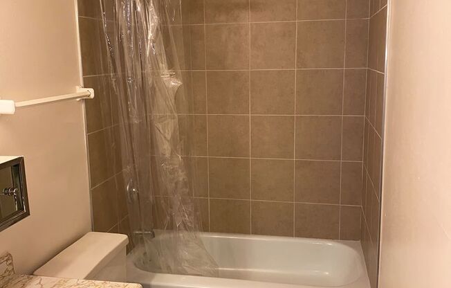 1 bed, 1 bath, 700 sqft, $899, Unit Custer-106