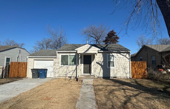 Cute 2 bedroom 1 bathroom Home!