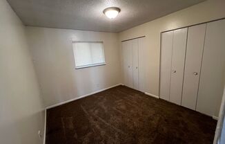 2 beds, 1 bath, 854 sqft, $795, Unit 811 3C Monroe St