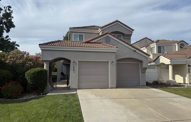 BEAUTIFULLY UPGRADED UNIT ON PREMIUM LOT OVERLOOKING THE 9TH HOLE..PANORAMIC VIEW OF THE GOLF COURSE