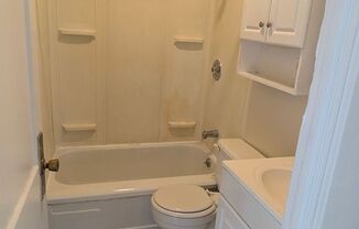 2 beds, 1 bath, $1,200, Unit Up