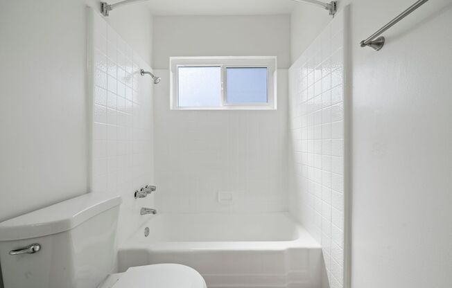 2 beds, 1 bath, $2,495, Unit 07