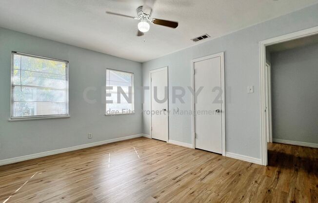 2 beds, 1 bath, $1,295