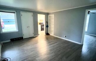 2 beds, 1 bath, 800 sqft, $800, Unit Apartment 3