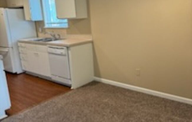 Great 2bed/2bath with tons of storage