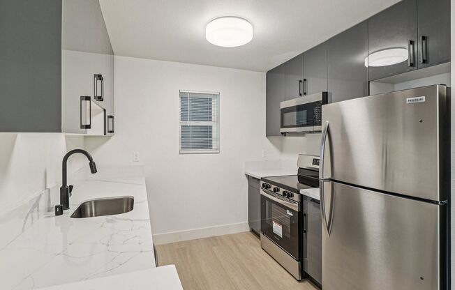 2 beds, 2 baths, $3,595, Unit 212