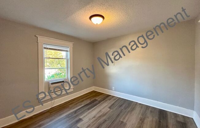 2 beds, 1 bath, $1,095