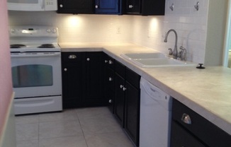 ALL Appliances Included!!! Gorgeous 2 Bedroom 1.5 Bathroom Townhouse w/ Swimming Pool on site!!