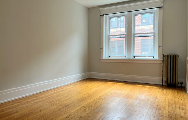 2 beds, 1 bath, $1,325, Unit 18D