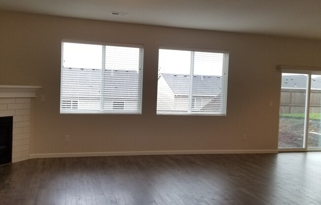Beautiful 4BD Camas Home Within 5 Minutes of Three Top Ranked Camas Schools! Min to I-5 & PDX!