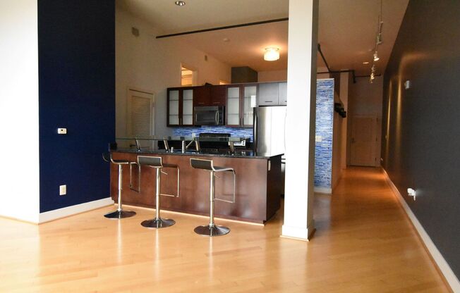 Unbeatable location, Contemporary 1 BD 1.5 BA Condo in Adams Morgan with PARKING!!
