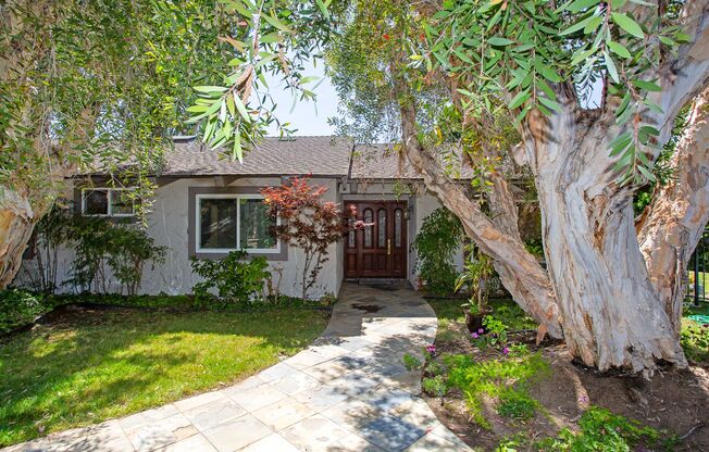 Stunning & Spacious Encinitas Home w/ Gorgeous High Beam Ceilings!!
