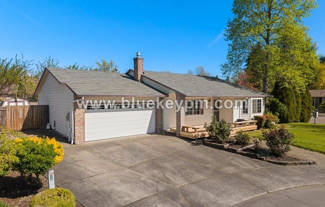 3 Bed, 2 Bath Home in Wilsonville on a Cul-de-sac with Large Backyard