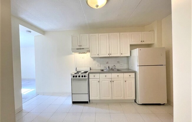 Studio, 1 bath, 399 sqft, $1,675, Unit 46
