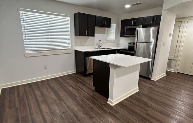 Monarch Place Apartments-2106 Bennett Avenue