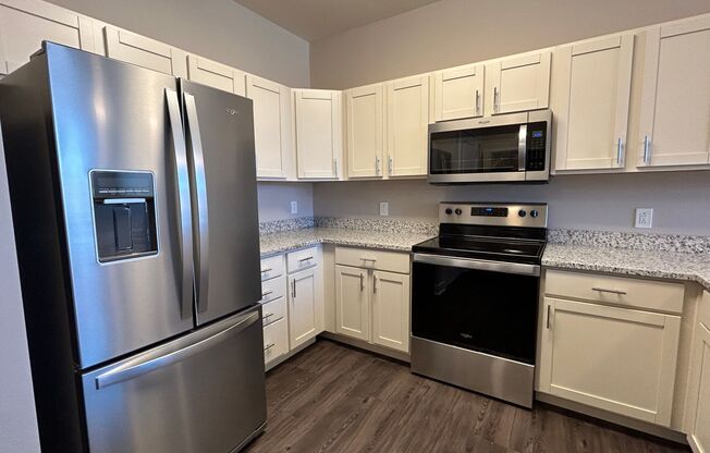 1 bed, 1 bath, 570 sqft, $1,149, Unit 106