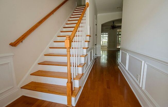 Gorgeous 3 Bedroom 2.5 Bathroom Townhome- Located in Stone Creek Village, Cary! Available May 15th!