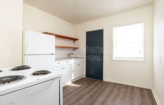 751 S BEVERLY DR