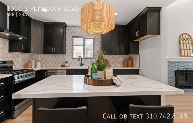 1050 S PLYMOUTH BLVD