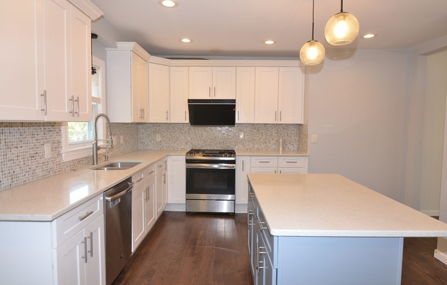 32 HILLSIDE RD