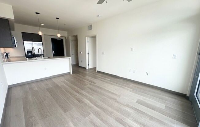 1 bed, 1 bath, 587 sqft, $3,195, Unit 610