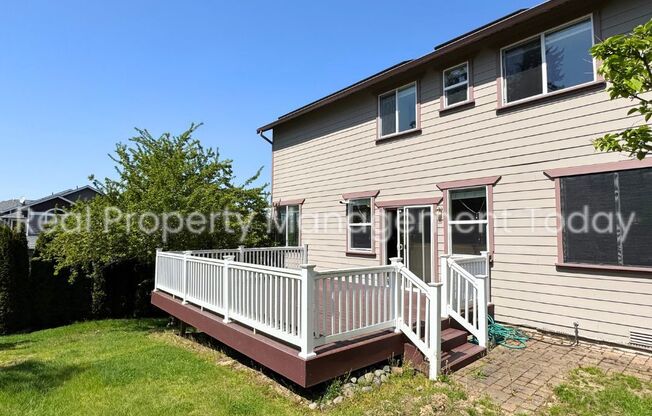 Stunning 5 Bedroom Home in Perfect Location!
