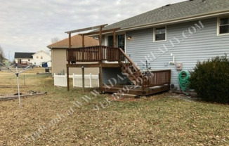 Nice 3 Bed 2 Bath Duplex in KCMO-Available in JUNE!!