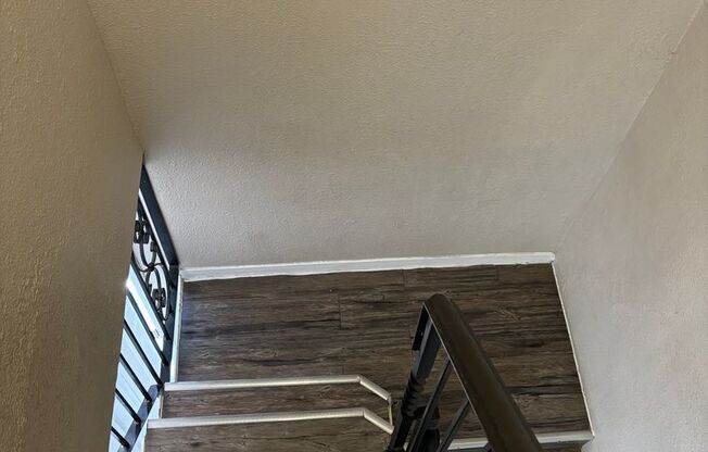 1 bed, 1 bath, 725 sqft, $1,300, Unit 1012