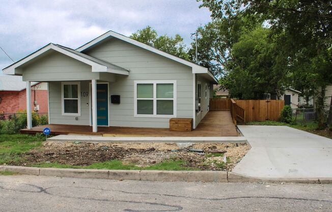 NEW CONSTRUCTION 3-BEDROOM IN DENVER HEIGHTS